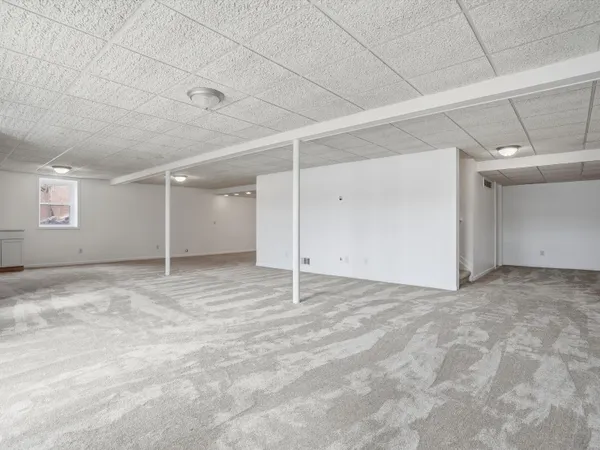 $500,000 | 36580 North Pointe Drive, New Baltimore, MI 48047