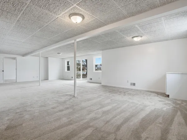 $500,000 | 36580 North Pointe Drive, New Baltimore, MI 48047