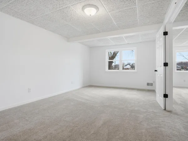 $500,000 | 36580 North Pointe Drive, New Baltimore, MI 48047