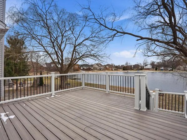 $500,000 | 36580 North Pointe Drive, New Baltimore, MI 48047