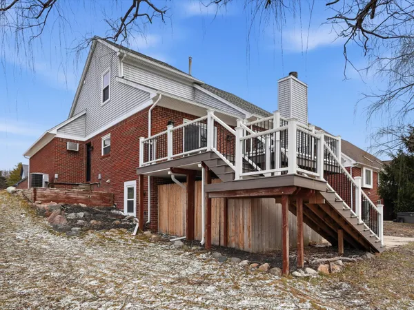 $500,000 | 36580 North Pointe Drive, New Baltimore, MI 48047