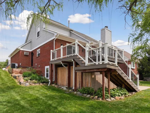 $500,000 | 36580 North Pointe Drive, New Baltimore, MI 48047