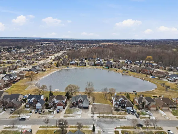 $500,000 | 36580 North Pointe Drive, New Baltimore, MI 48047