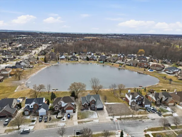 $500,000 | 36580 North Pointe Drive, New Baltimore, MI 48047