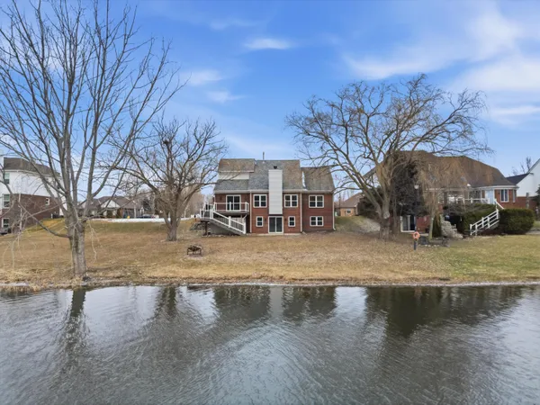 $500,000 | 36580 North Pointe Drive, New Baltimore, MI 48047