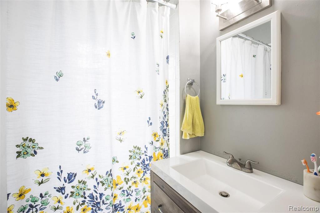 34555 Wick Road Romulus, MI 48174 - Photo 22 of 34 Gallery Image 22