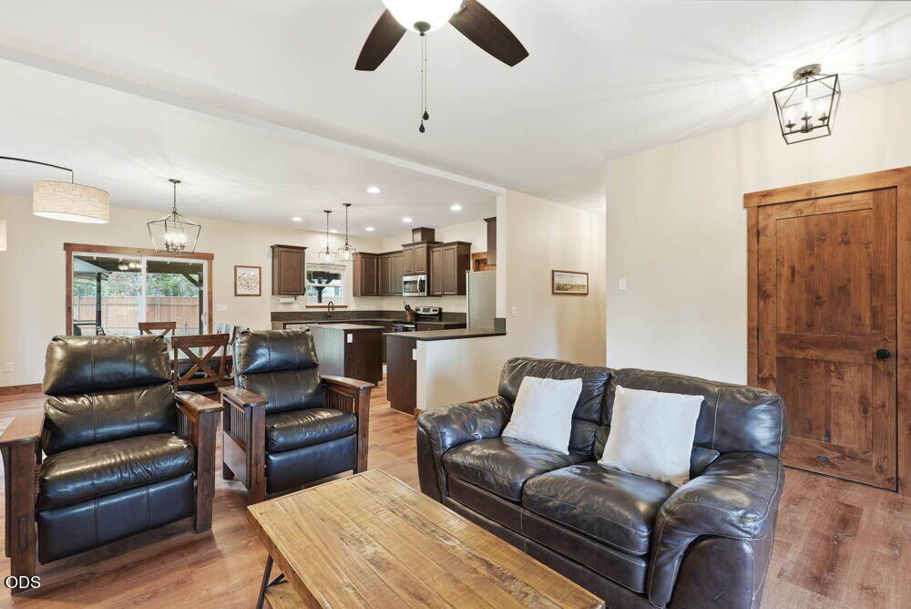 56058 Snow Goose Road Bend, OR 97707 - Photo 10 of 47