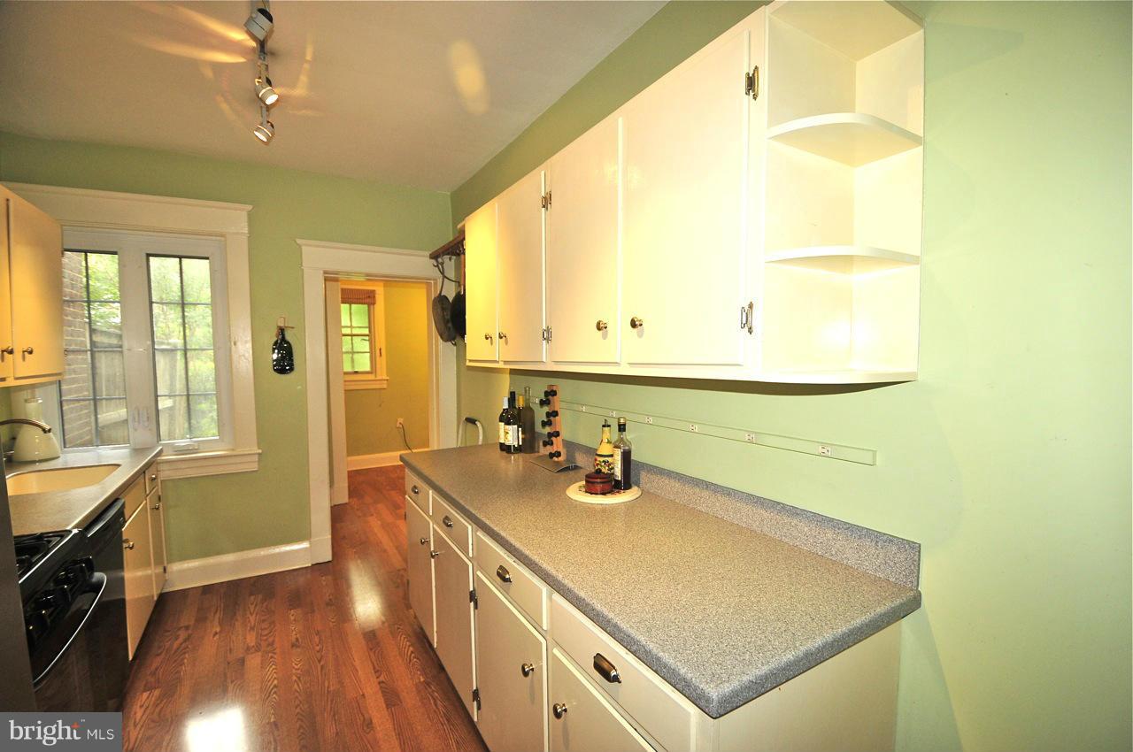 4414 Wickford Road Baltimore, MD 21210 - Photo 14 of 30 Kitchen