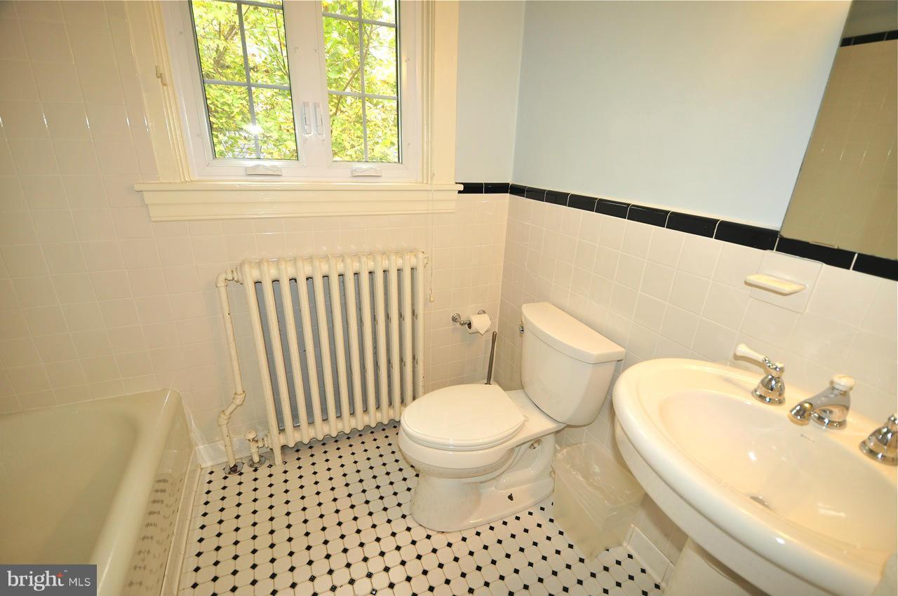 4414 Wickford Road Baltimore, MD 21210 - Photo 19 of 30 Bath