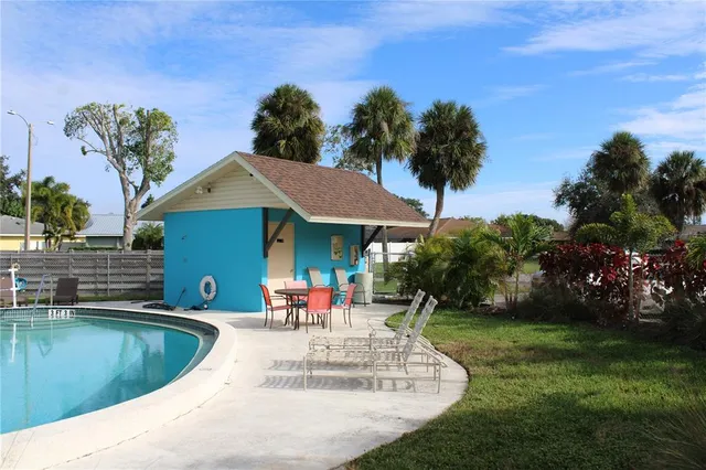 $1,900 | 3602 54th Street West, Unit D1, Bradenton, FL 34209