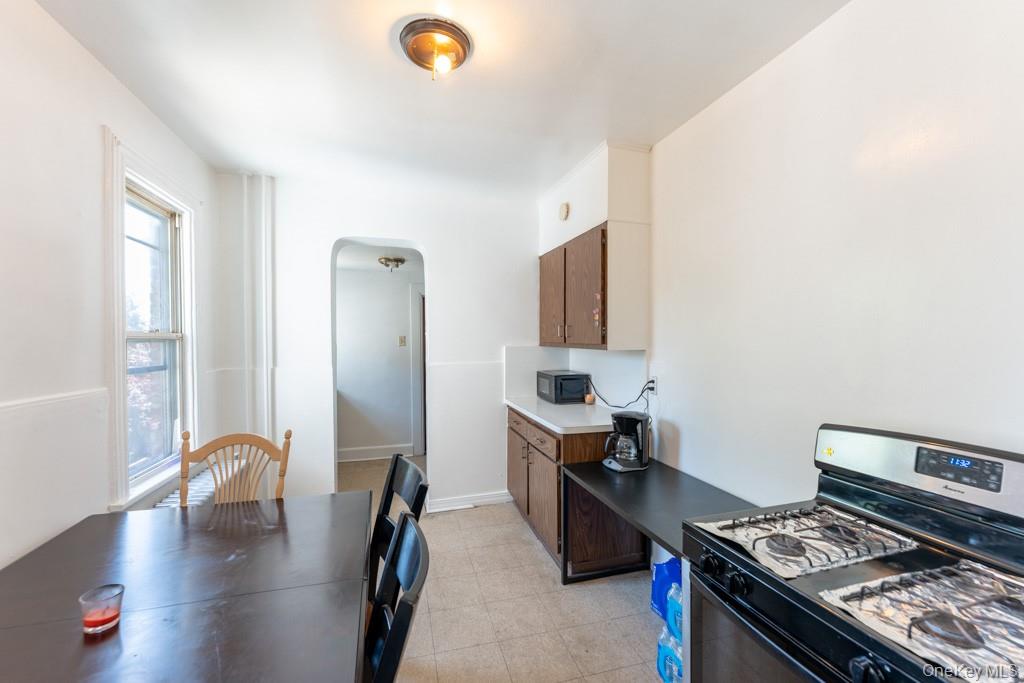 304 Lockwood Avenue New Rochelle, NY 10801 - Photo 15 of 23