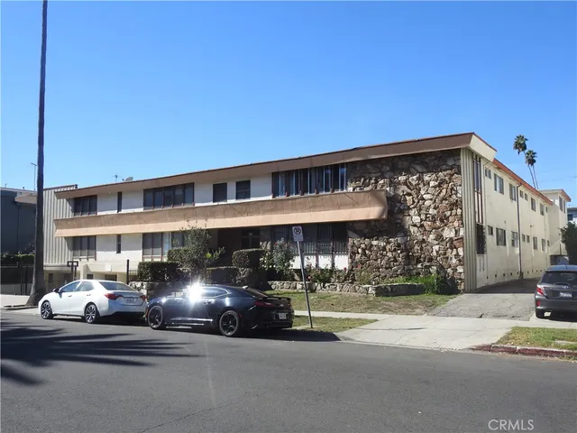 $5,400,000 | 409 South Manhattan Place, Los Angeles, CA 90020