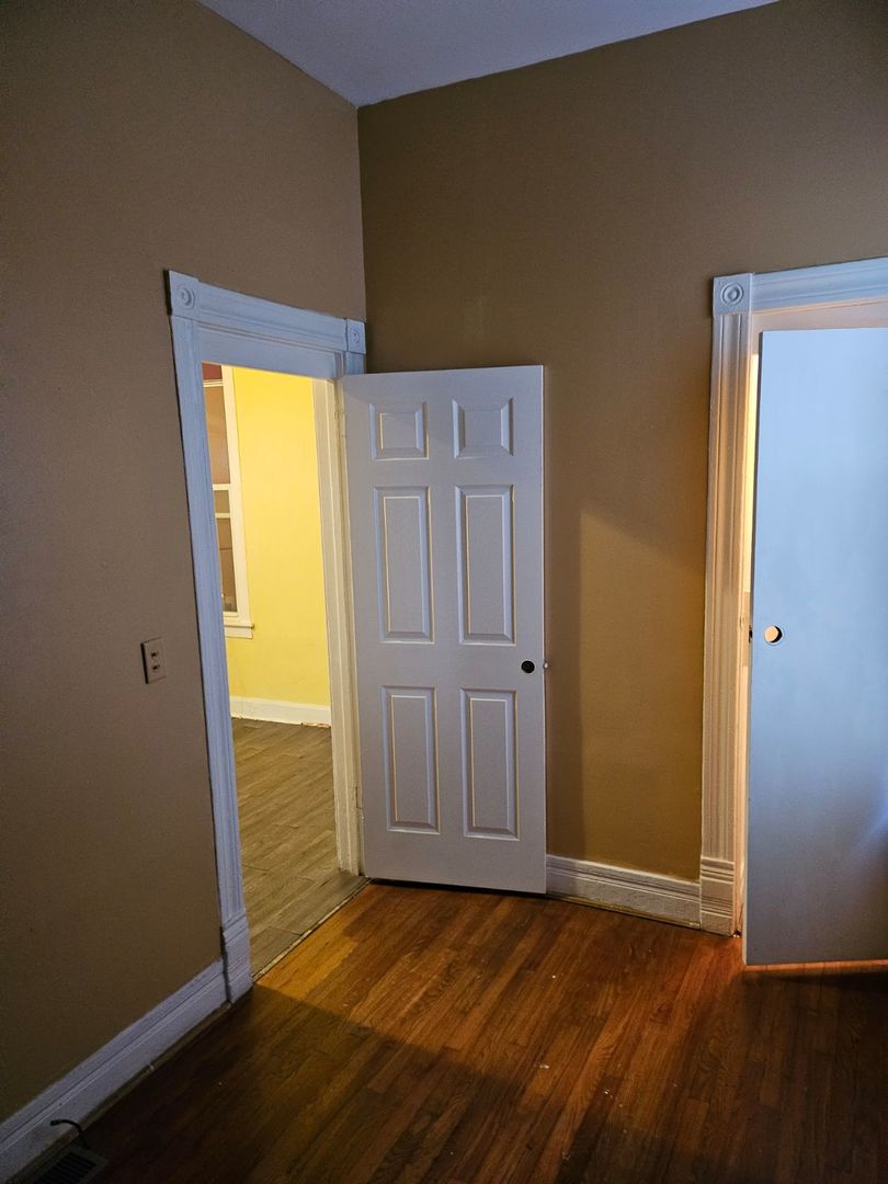 1034 North Ridgeway Avenue Chicago, IL 60651 - Photo 9 of 18 Gallery Image 9