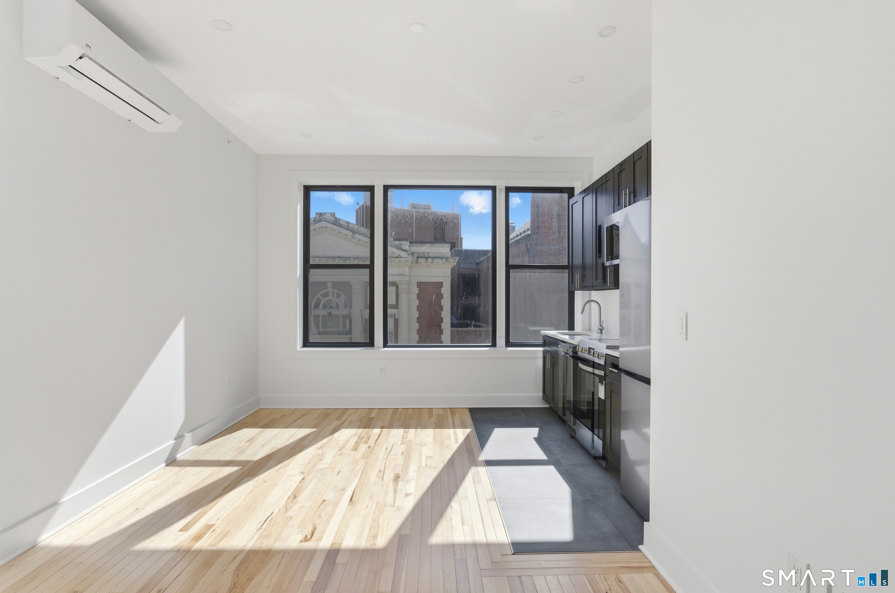 253 State Street New London, CT 06320 - Photo 2 of 13