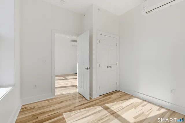 $1,950 | 253 State Street, New London, CT 06320