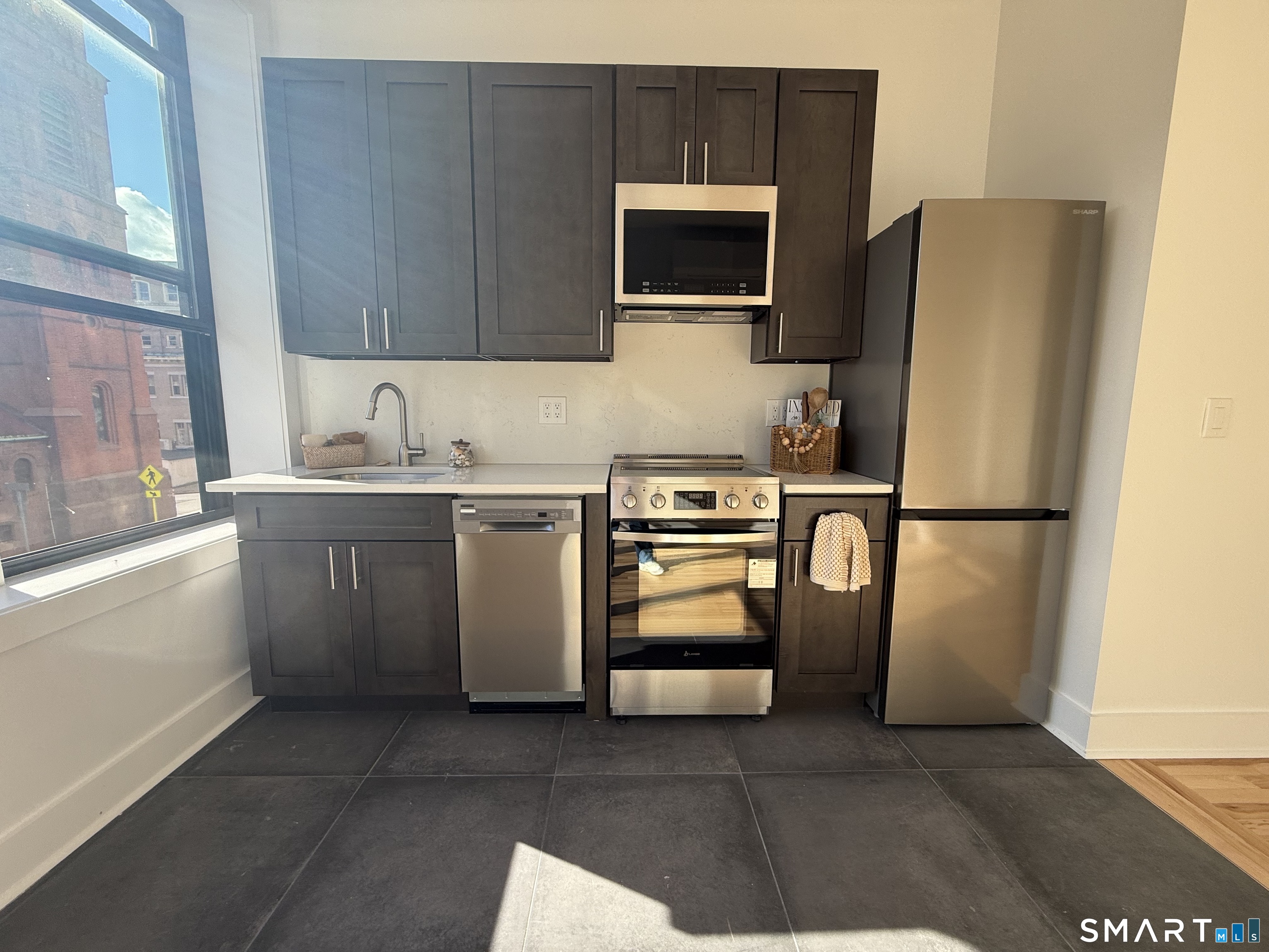 253 State Street New London, CT 06320 - Photo 7 of 13