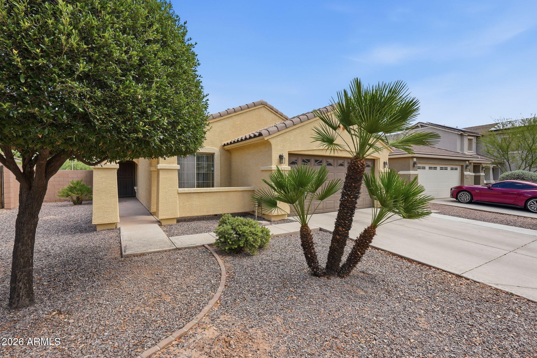 2936 East Crescent Way Gilbert, AZ 85298 - Photo 11 of 40 a view of a house with backyard and a tree