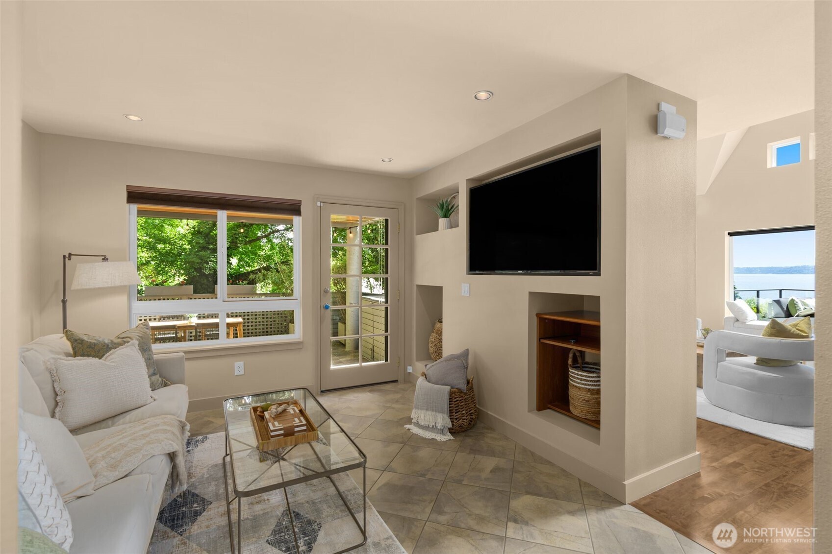 4622 57th Avenue Southwest Seattle, WA 98116 - Photo 17 of 36