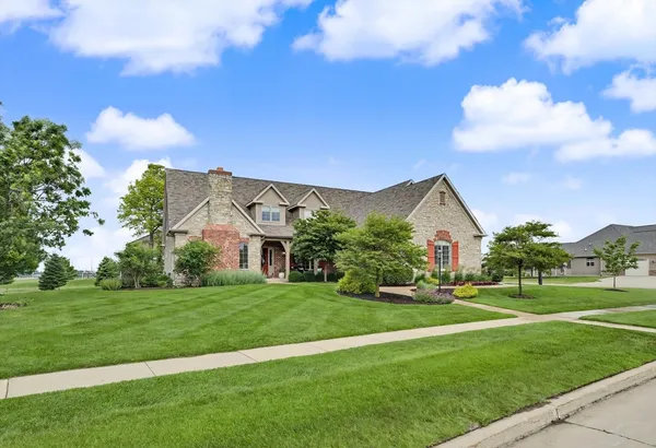 $775,000 | 1301 English Oak Drive, Champaign, IL 61822