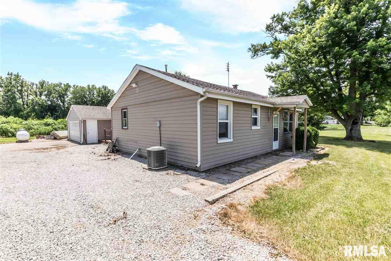 573 Banta Road Lowpoint, IL 61545 - Photo 3 of 22