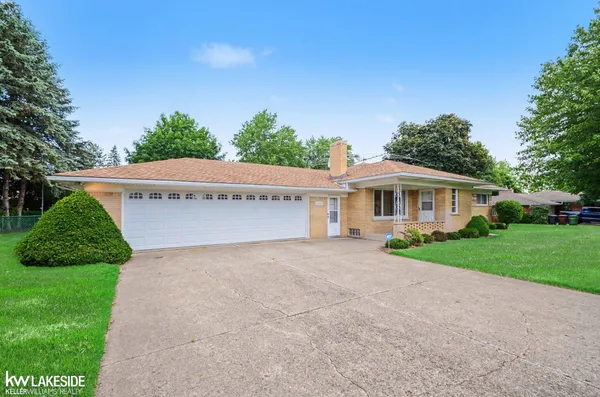 $364,900 | 4455 Montgomery Drive, Utica, MI 48316
