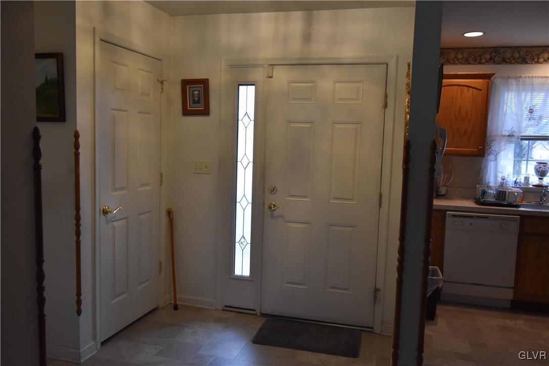 1424 Upstream Farm Road Easton, PA 18040 - Photo 4 of 13 Gallery Image 4