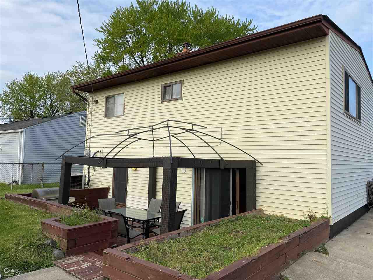 32005 Ruehle Avenue Warren, MI 48093 - Photo 5 of 34