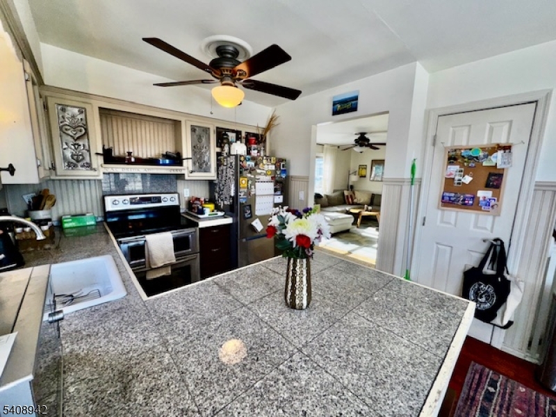 6 Courtland Road Vernon, NJ 07462 - Photo 2 of 33