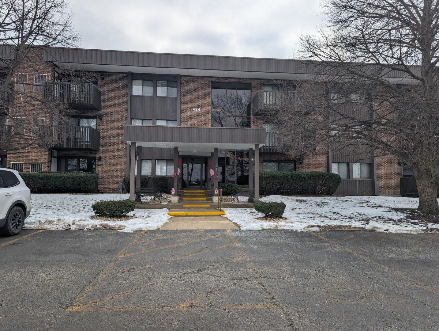 1424 Woodbridge Road, Unit 2H Joliet, IL 60436 - Photo 2 of 23