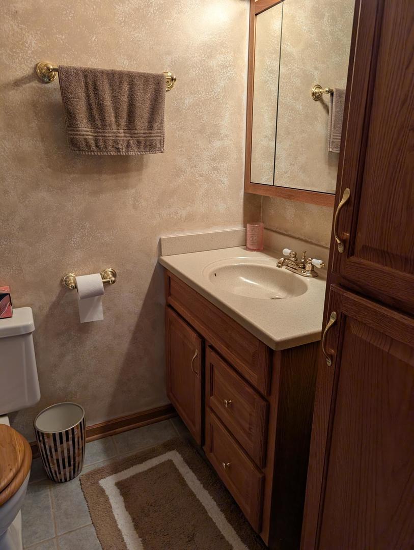 1424 Woodbridge Road, Unit 2H Joliet, IL 60436 - Photo 29 of 34