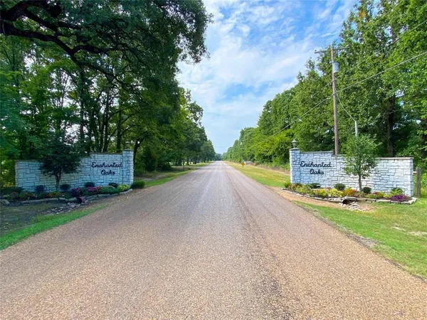 $465,000 | 114 Springwood Road, Enchanted Oaks, TX 75156