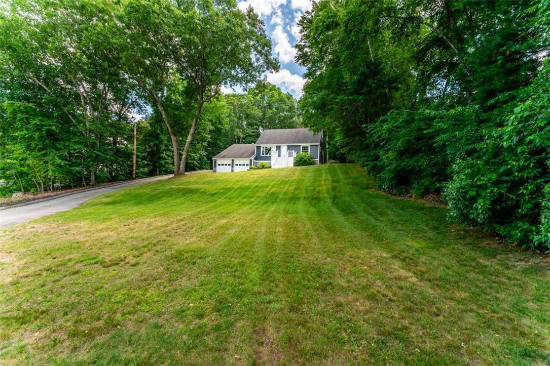 25 Hickory Lane Westerly, RI 02891 - Photo 7 of 32