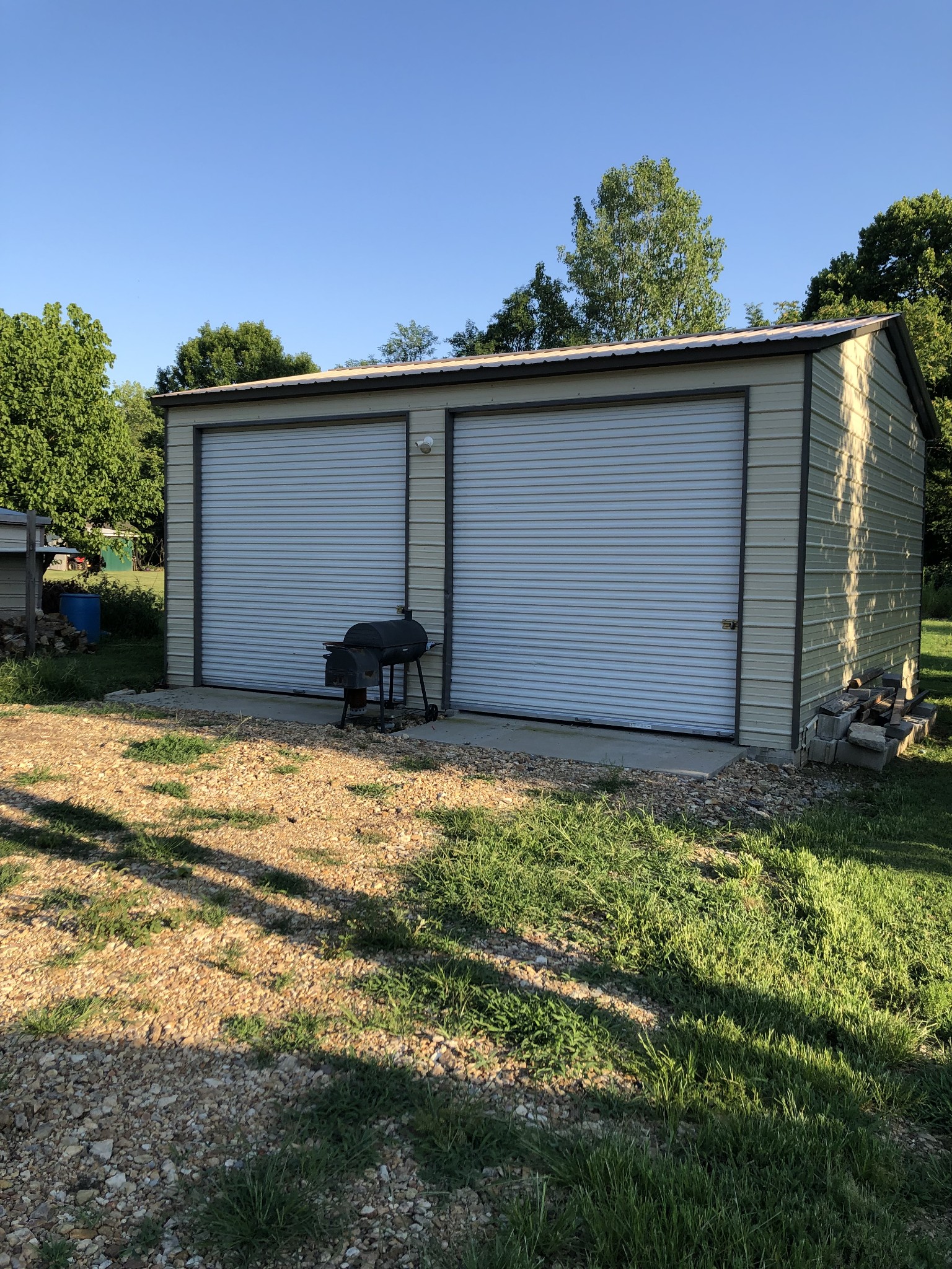 410 Fort Blount Road Hartsville, TN 37074 - Photo 2 of 8 a view of a backyard of the house