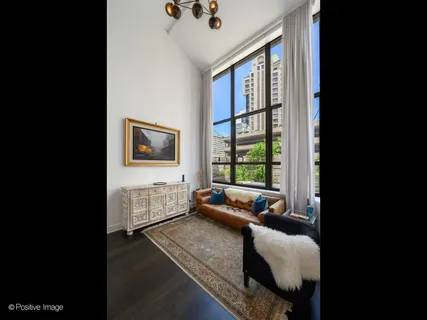 $1,599,000 | 1000 North State Street, Unit 4, Chicago, IL 60610