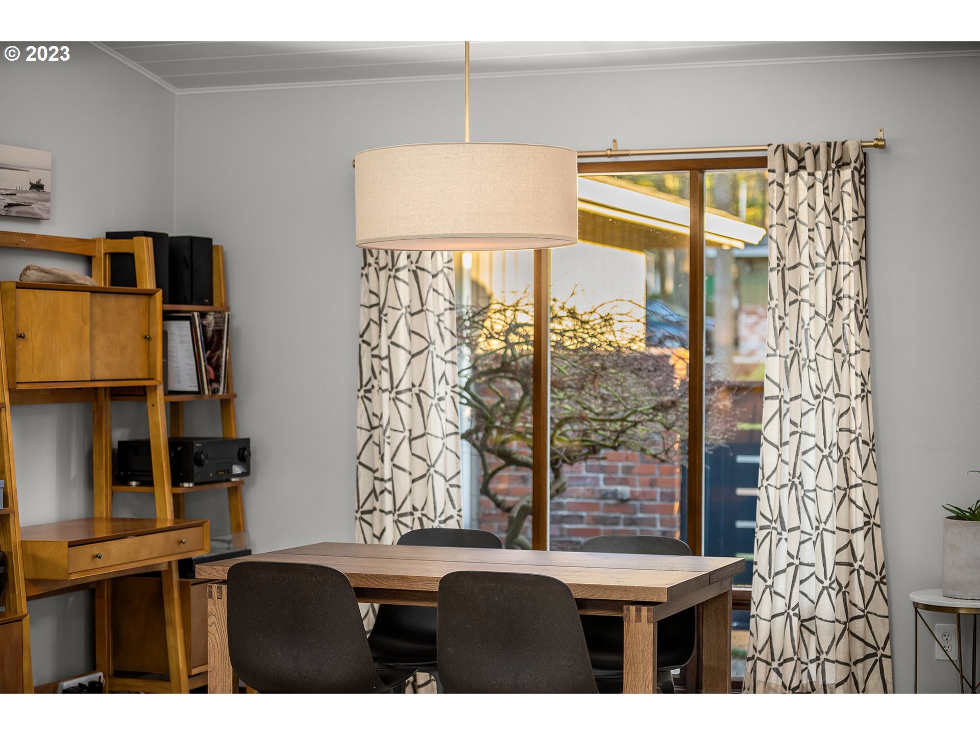 14155 Southwest Hart Road Beaverton, OR 97008 - Photo 20 of 30 a view of furniture and window in an empty room