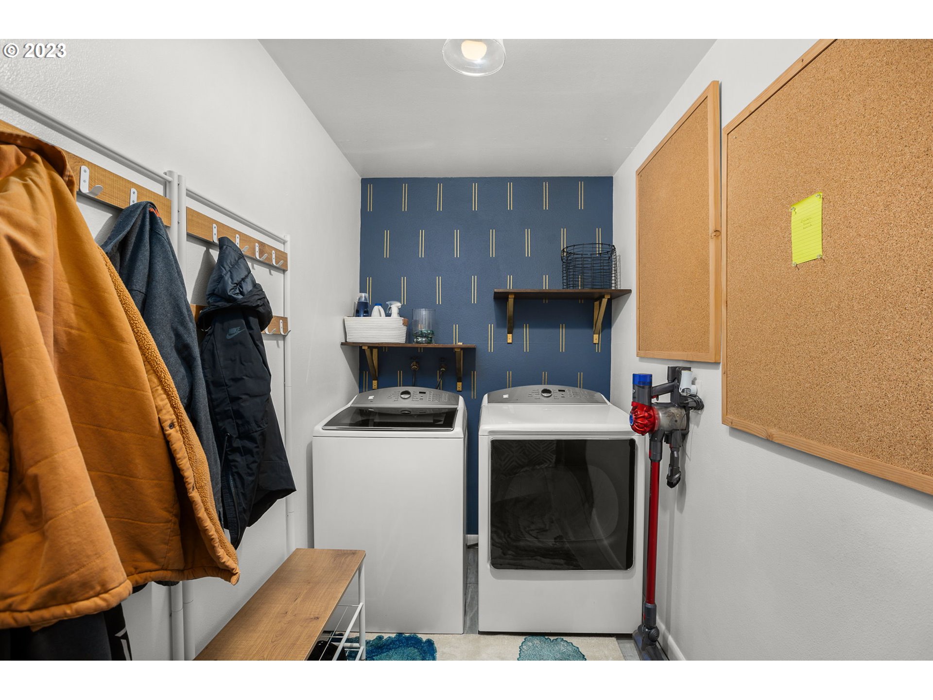 14155 Southwest Hart Road Beaverton, OR 97008 - Photo 22 of 30 a utility room with sink a washer and dryer