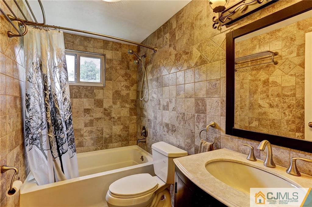 1449 Mohawk Road North Brunswick, NJ 08902 - Photo 11 of 22 Gallery Image 11
