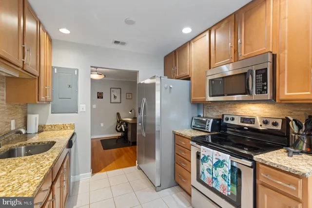 $299,000 | 304 Hilltop Lane, Annapolis, MD 21403