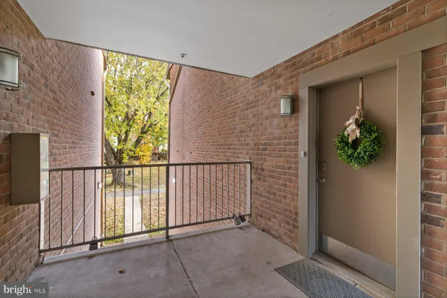 $299,000 | 304 Hilltop Lane, Annapolis, MD 21403