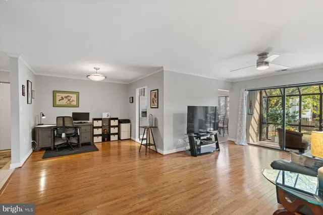 $299,000 | 304 Hilltop Lane, Annapolis, MD 21403