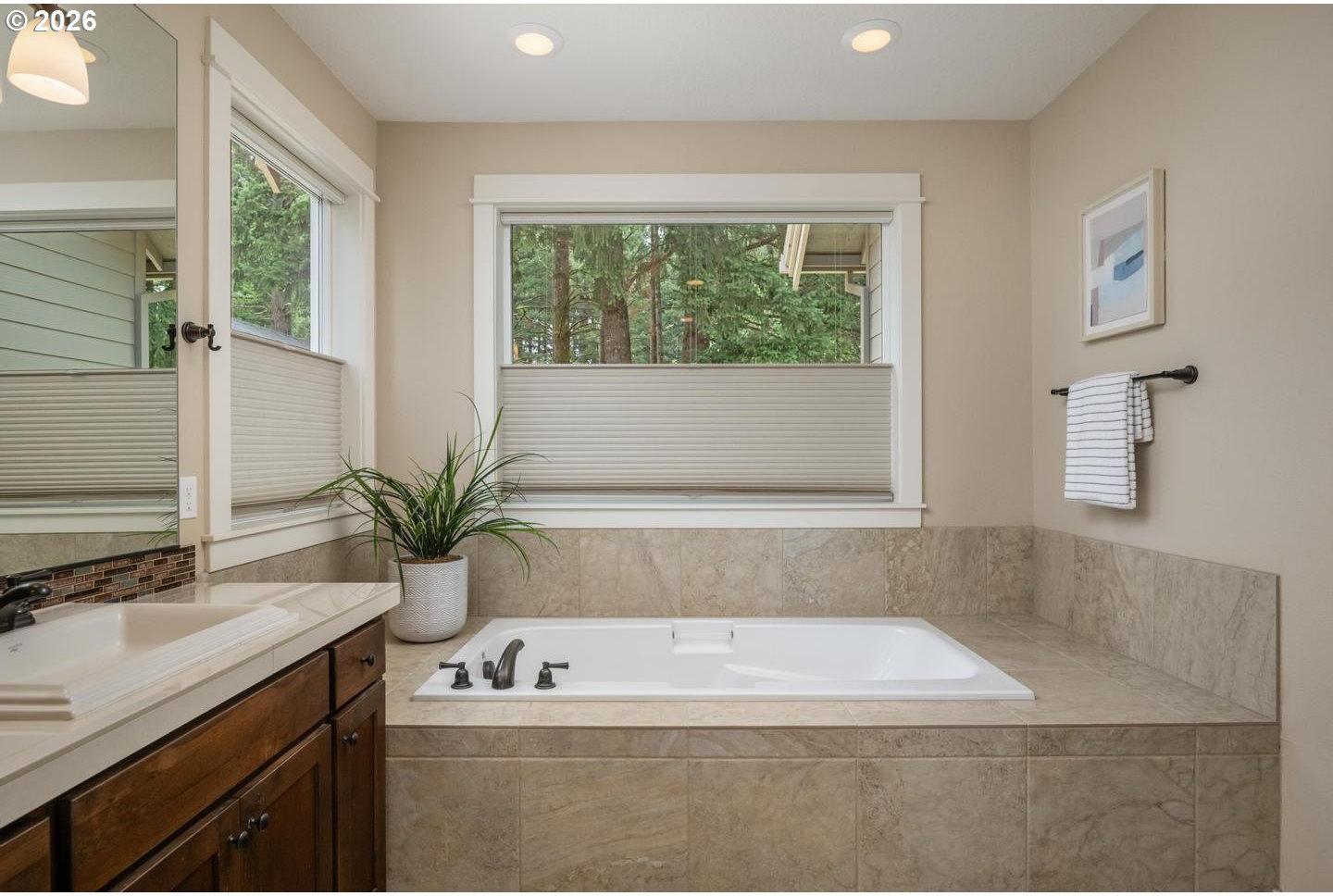 21862 South Ferguson Road Beavercreek, OR 97004 - Photo 23 of 48 Owner's Suite Bathroom