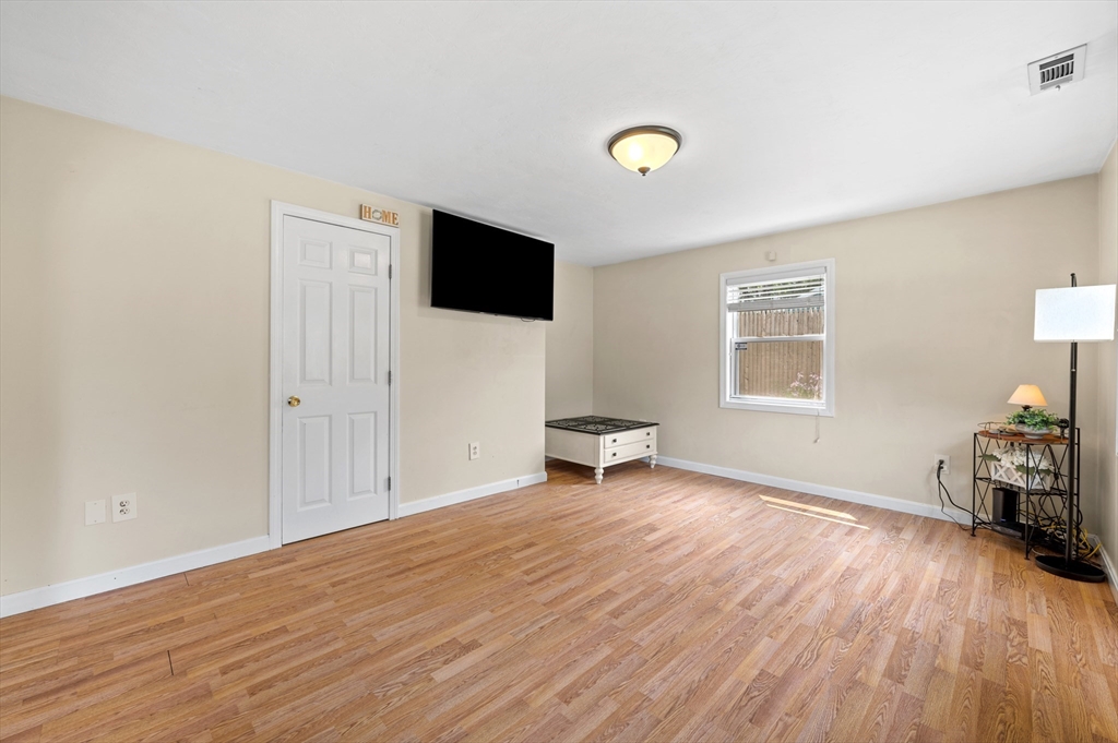 10 Bainridge Road Worcester, MA 01602 - Photo 11 of 25 Gallery Image 11