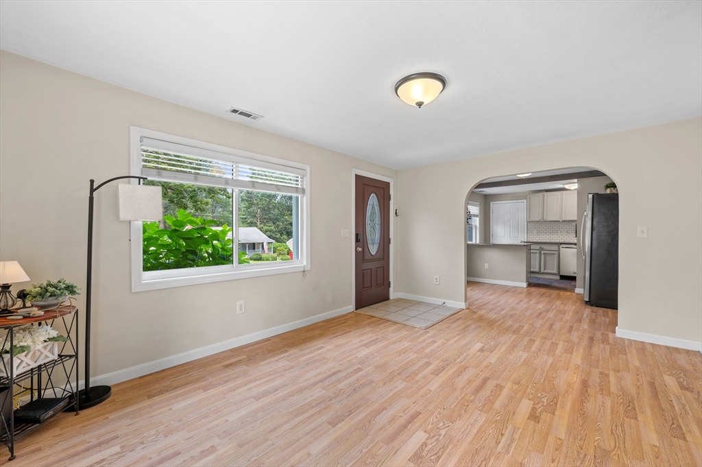 10 Bainridge Road Worcester, MA 01602 - Photo 10 of 25 Gallery Image 10