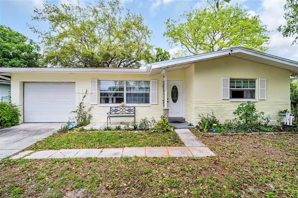 $325,000 | 1097 Kenwood Drive, Dunedin, FL 34698