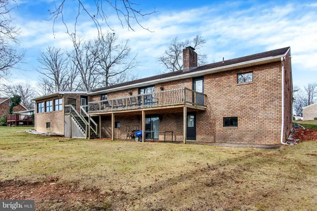 $425,900 | 70 Laurel Drive, Hanover, PA 17331