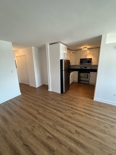 3033 North Sheridan Road, Unit 1108 Chicago, IL 60657 - Photo 5 of 8