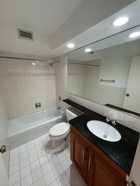 3033 North Sheridan Road, Unit 1108 Chicago, IL 60657 - Photo 7 of 8