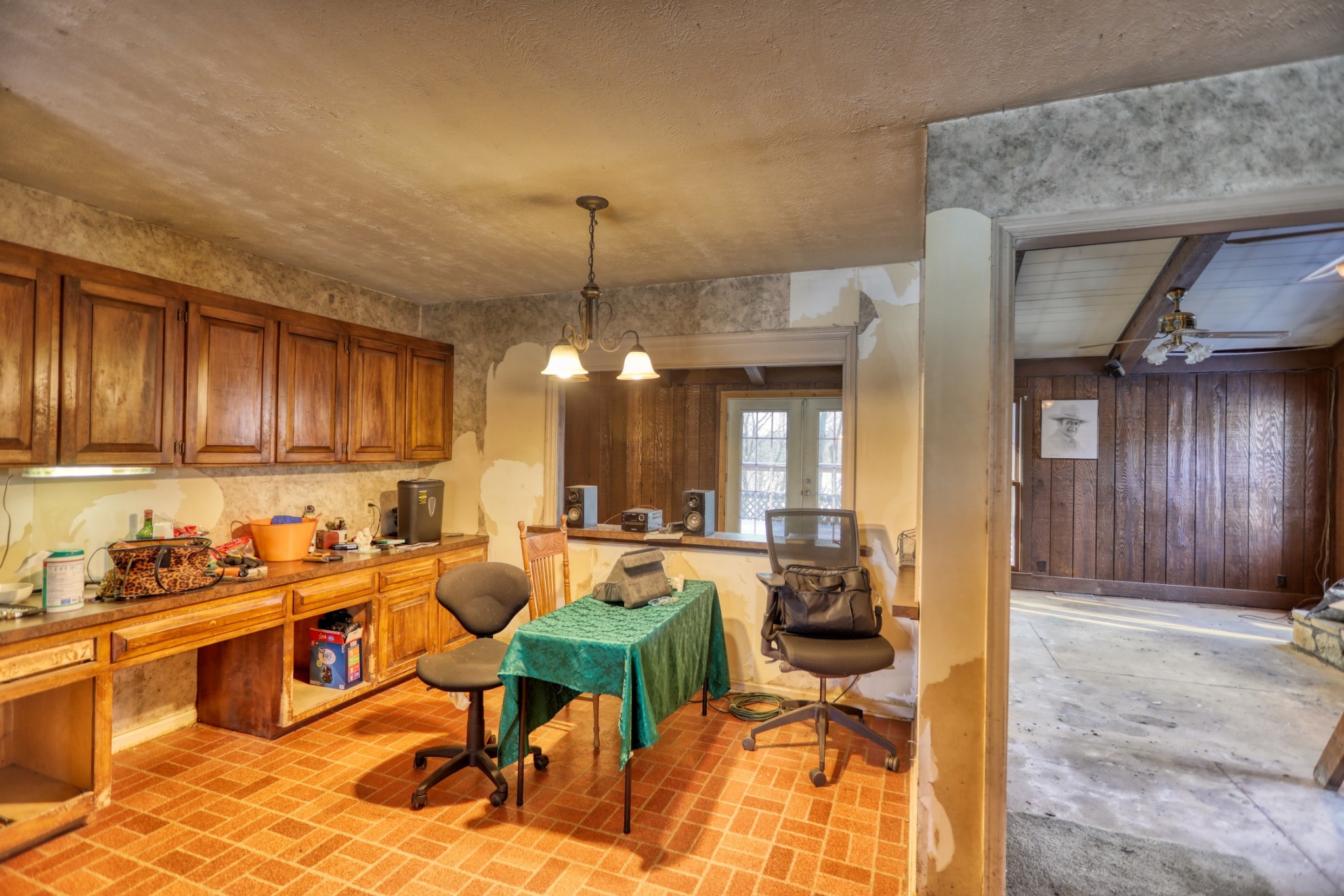 7707 Bob Carr Road Cross Plains, TN 37049 - Photo 23 of 49 a view of a kitchen and dining room