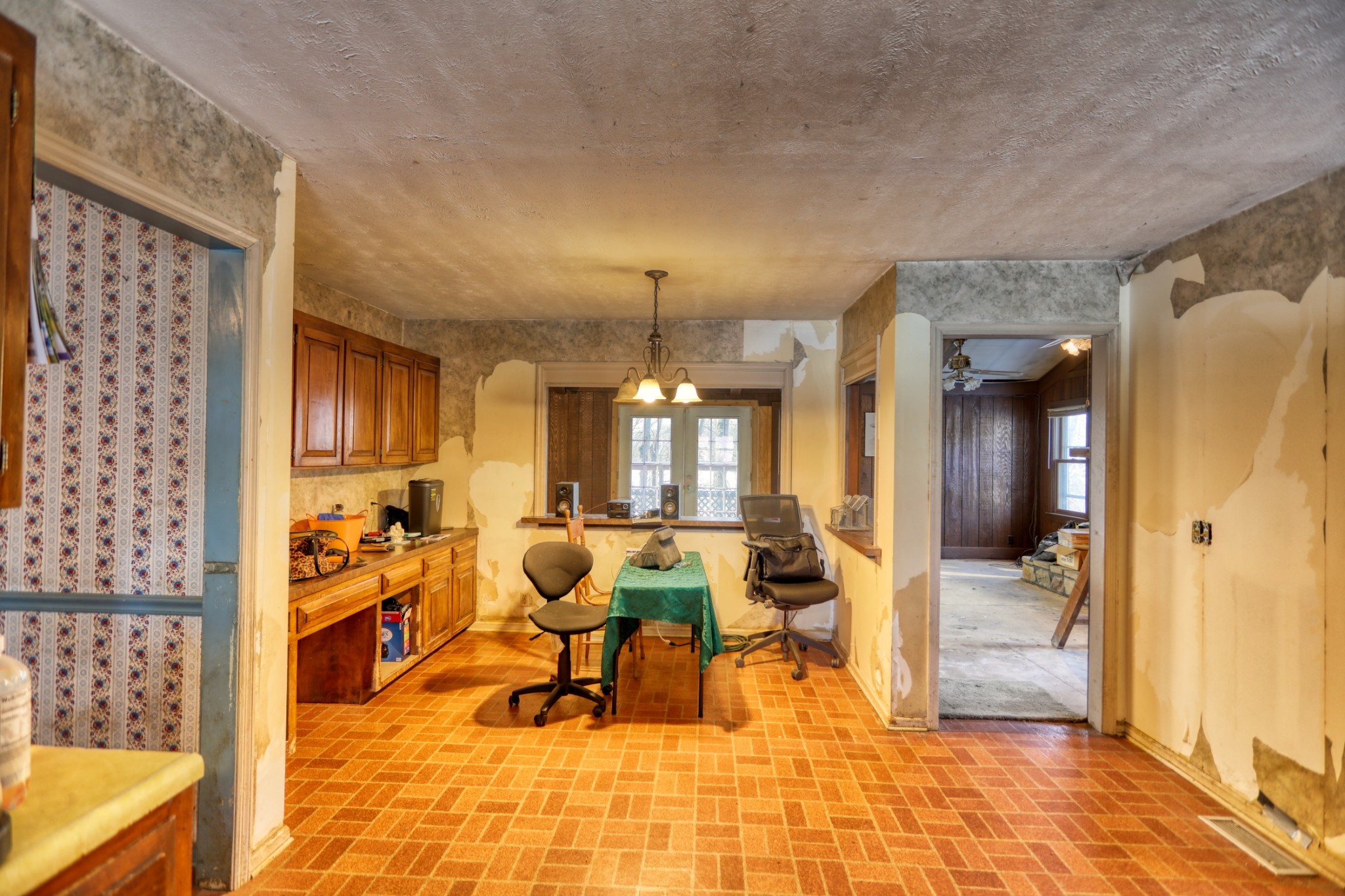 7707 Bob Carr Road Cross Plains, TN 37049 - Photo 24 of 49 a living room filled with furniture and a chandelier