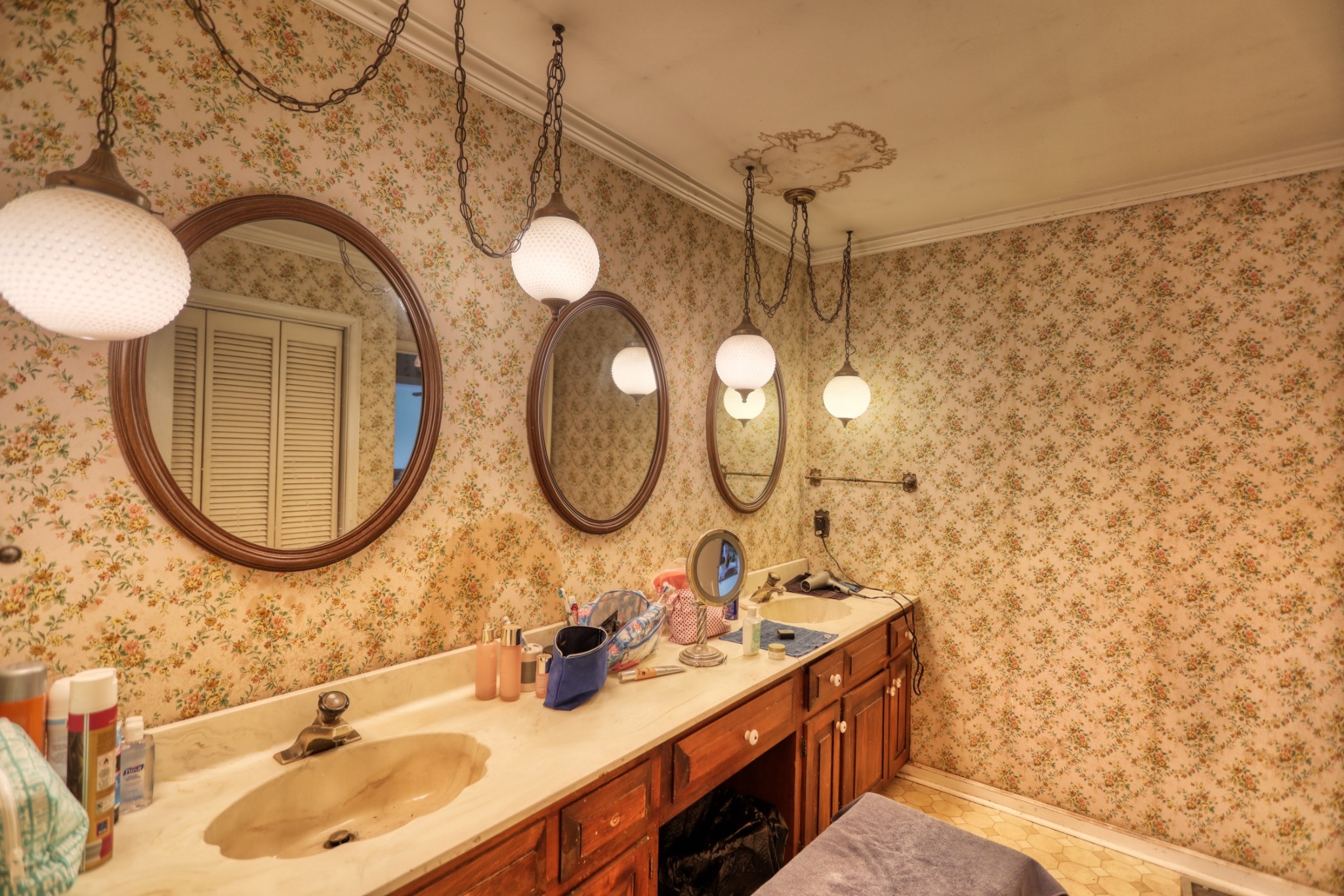 7707 Bob Carr Road Cross Plains, TN 37049 - Photo 32 of 49 a bathroom with a sink and a mirror